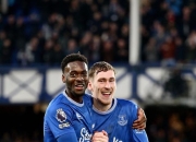 米兰体育官网-埃弗顿大胜逆袭，球队士气高涨