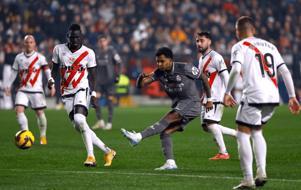 皇马铁卫伤愈复出，助球队取得连胜的简单介绍