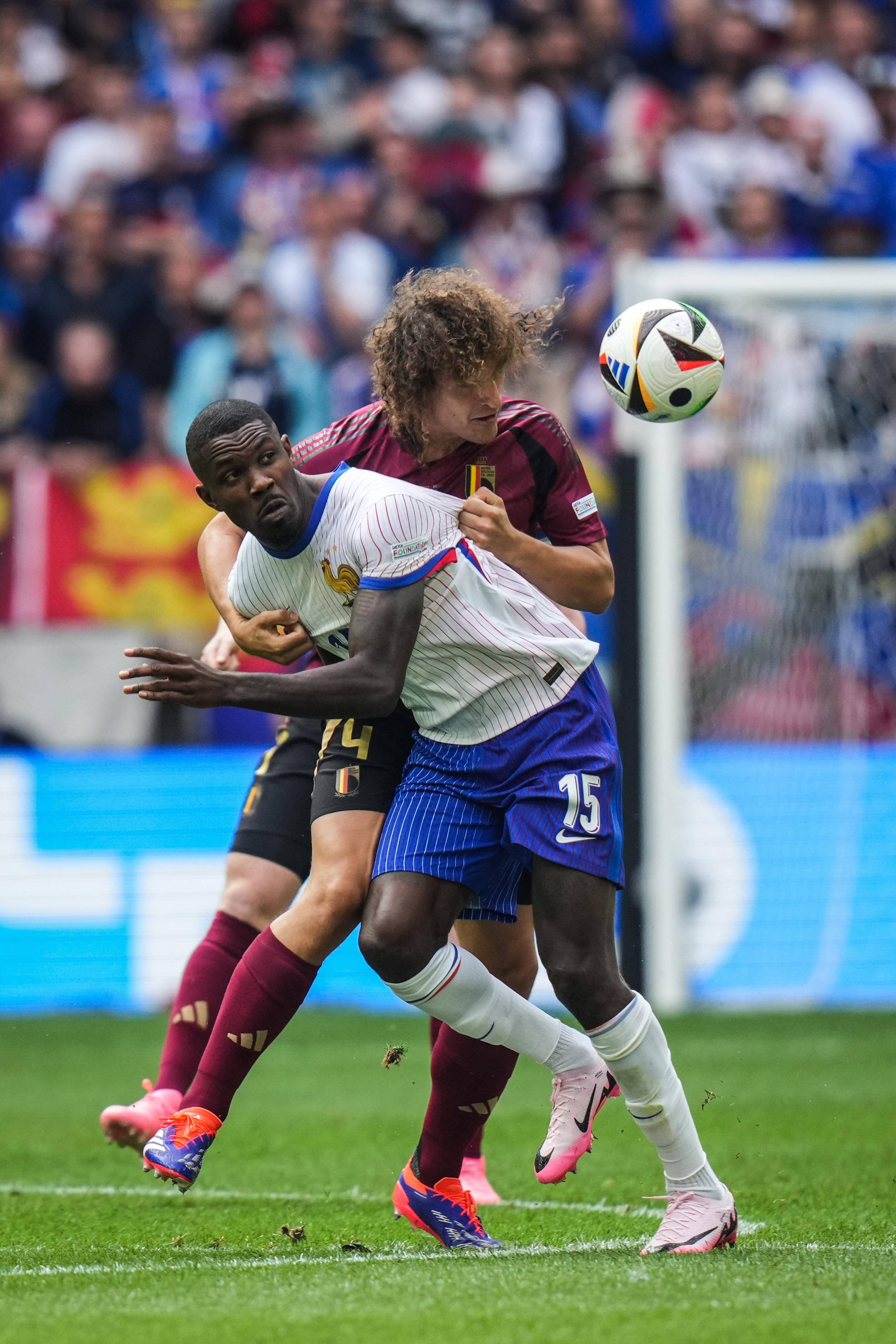 欧洲足球盛事拉开帷幕,球队实力大比拼!的简单介绍 欧洲足球盛事拉开帷幕,球队实力大比拼!的简单介绍