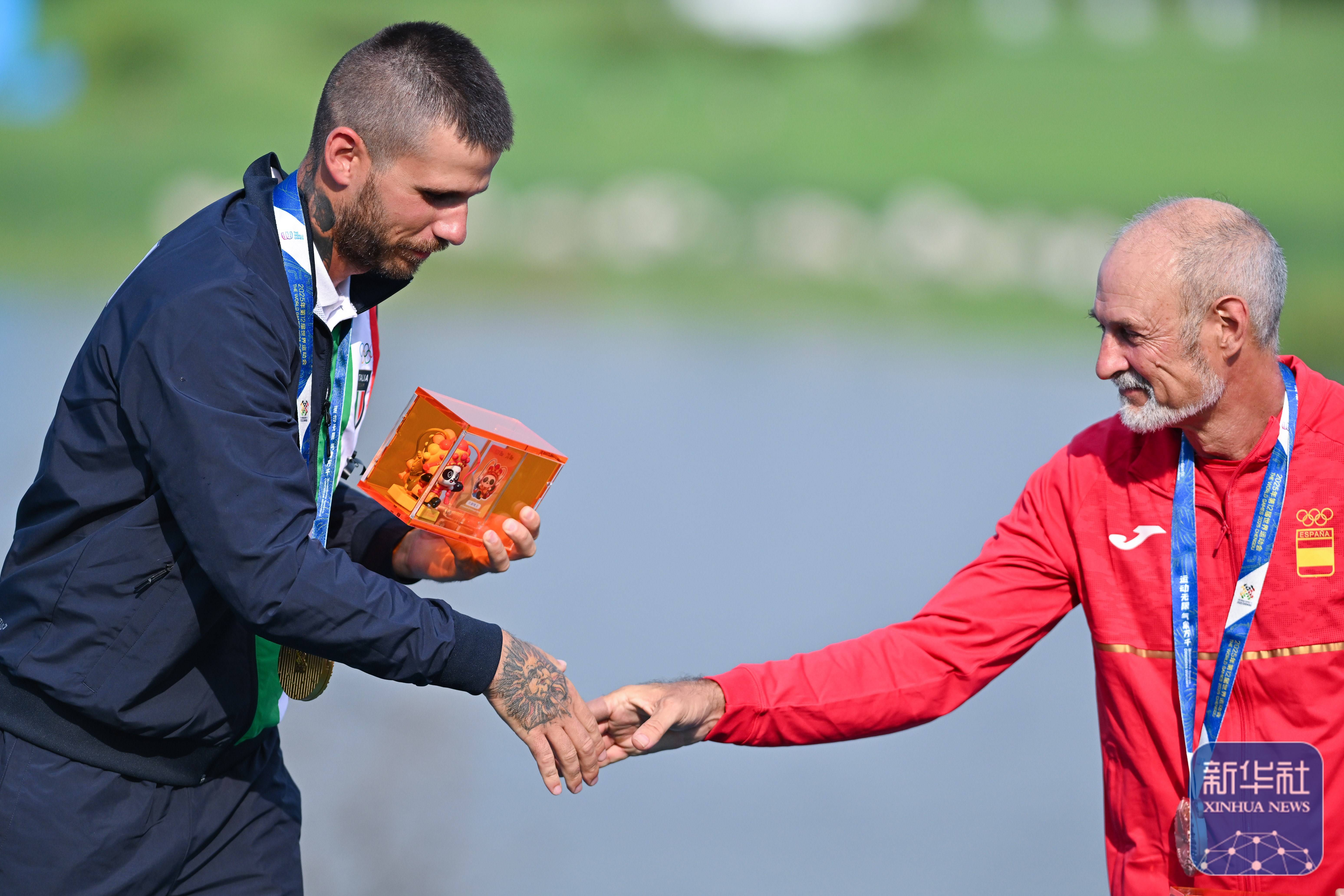 意大利射箭选手实现绝地逆袭