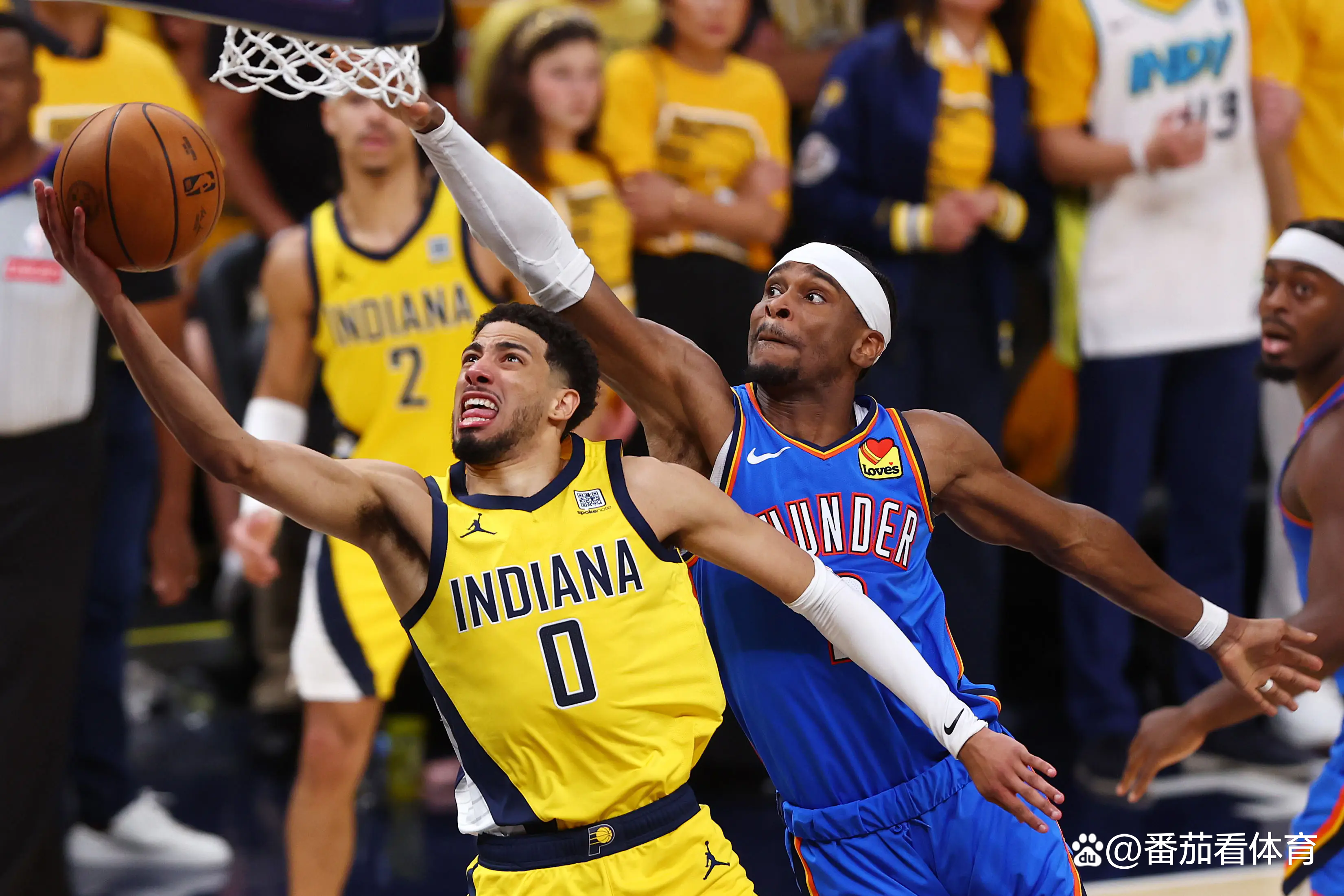 防守端表现凶猛，助球队击败对手