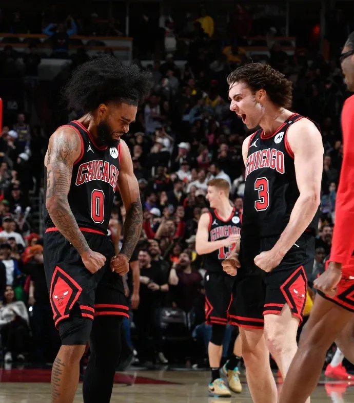 关于公牛遭逢魔术横扫，拉文空砍30+10徒劳的信息