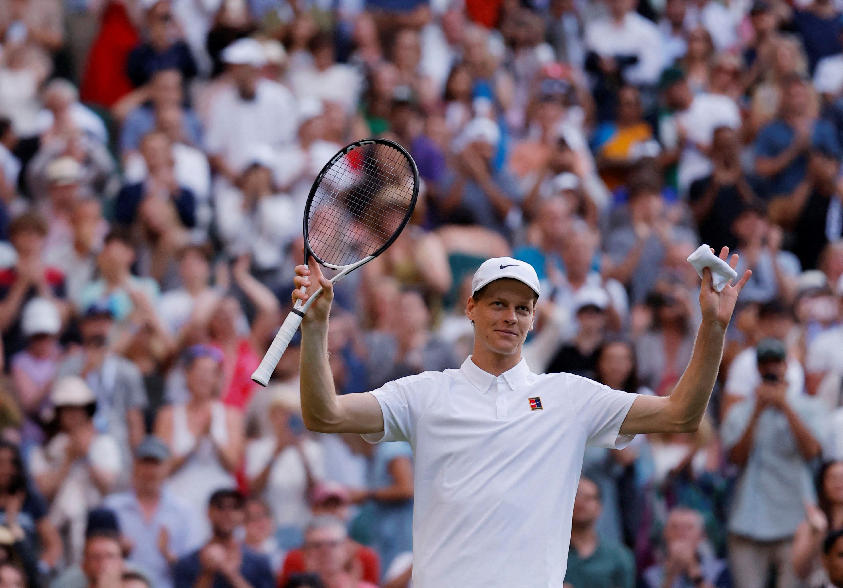 关于温网险胜法网，辛纳高光表现的信息